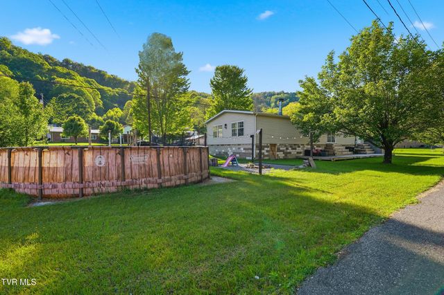 5728 Cranes Nest Road, Coeburn, VA 24230