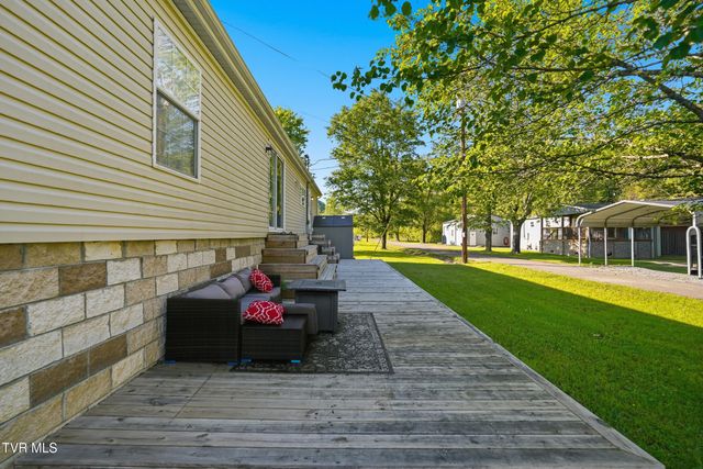 5728 Cranes Nest Road, Coeburn, VA 24230