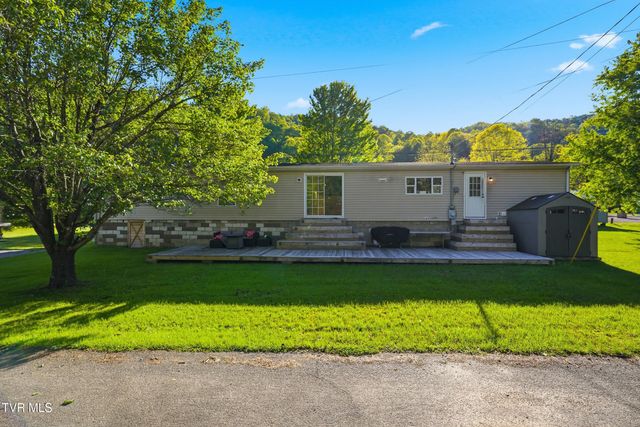 5728 Cranes Nest Road, Coeburn, VA 24230