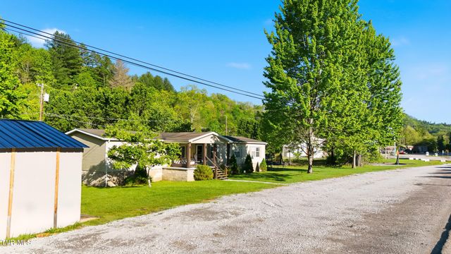 5728 Cranes Nest Road, Coeburn, VA 24230