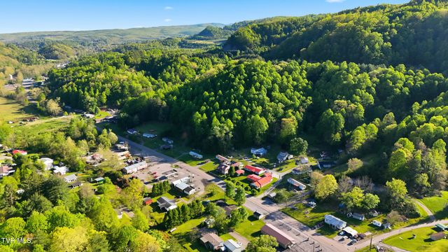 5728 Cranes Nest Road, Coeburn, VA 24230