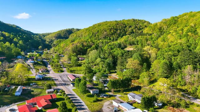 5728 Cranes Nest Road, Coeburn, VA 24230