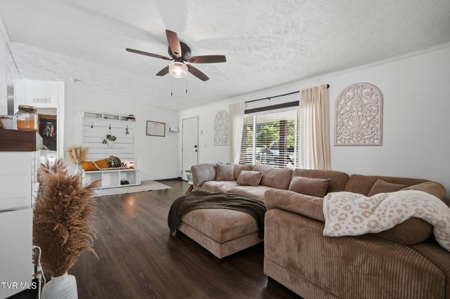5728 Cranes Nest Road, Coeburn, VA 24230