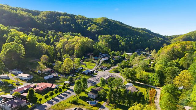 5728 Cranes Nest Road, Coeburn, VA 24230