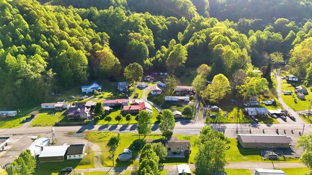 5728 Cranes Nest Road, Coeburn, VA 24230