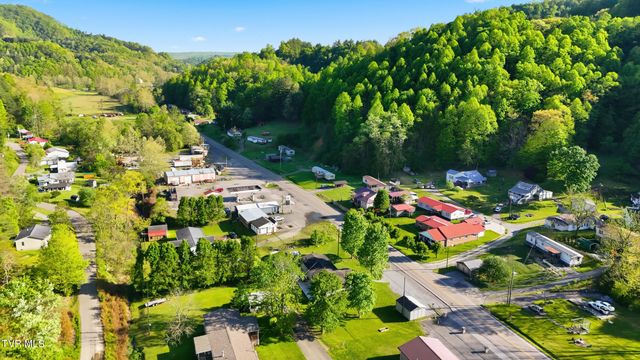 5728 Cranes Nest Road, Coeburn, VA 24230