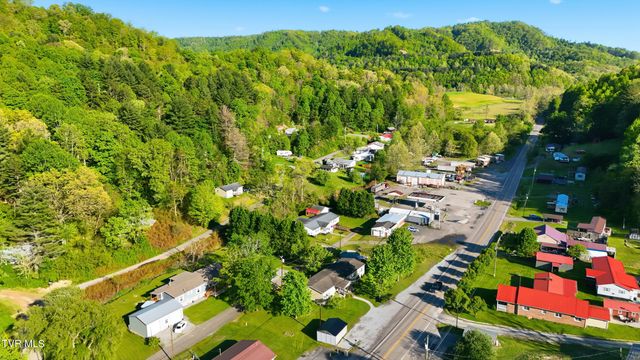 5728 Cranes Nest Road, Coeburn, VA 24230