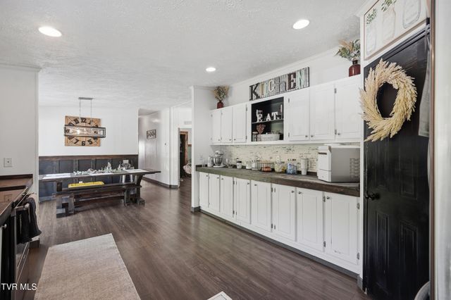 5728 Cranes Nest Road, Coeburn, VA 24230