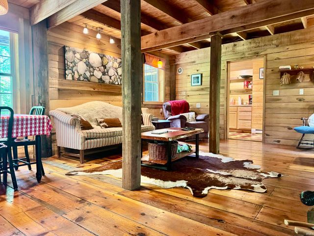 25 Hillbilly Hollar Road, Bedford, IN 47421