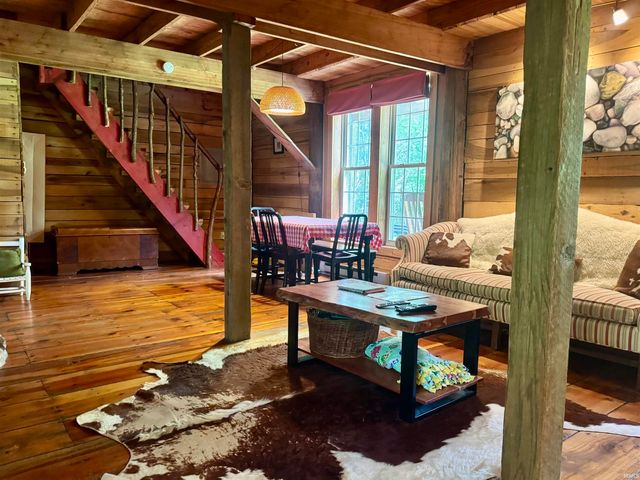 25 Hillbilly Hollar Road, Bedford, IN 47421