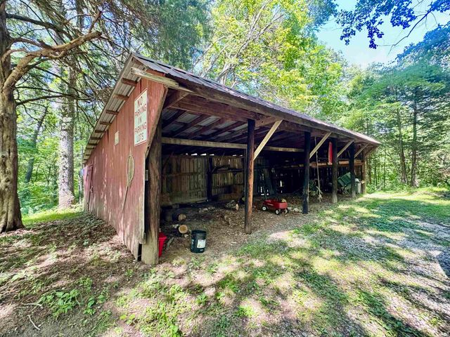 25 Hillbilly Hollar Road, Bedford, IN 47421