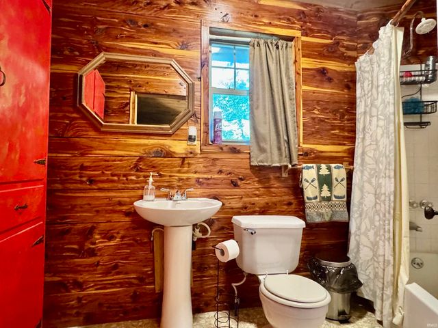 25 Hillbilly Hollar Road, Bedford, IN 47421