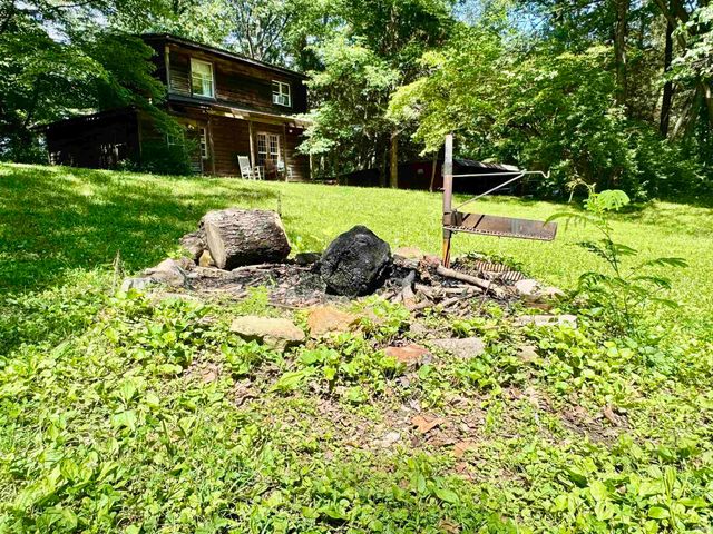 25 Hillbilly Hollar Road, Bedford, IN 47421
