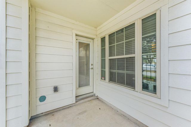 1040 W 26th Street E, Houston, TX 77008