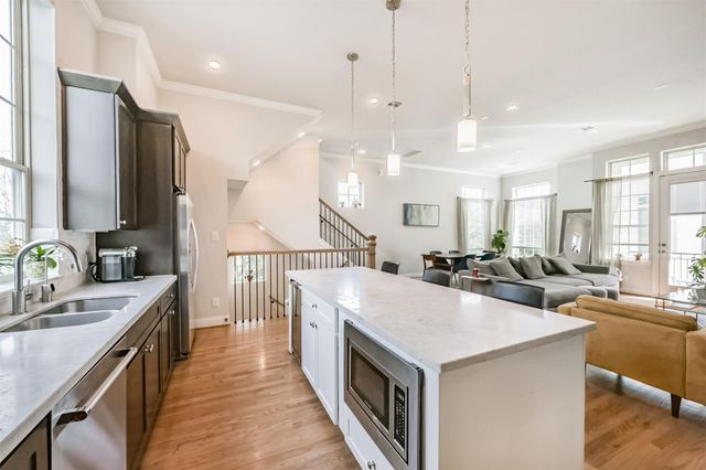 1040 W 26th Street E, Houston, TX 77008