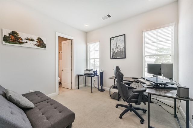 1040 W 26th Street E, Houston, TX 77008