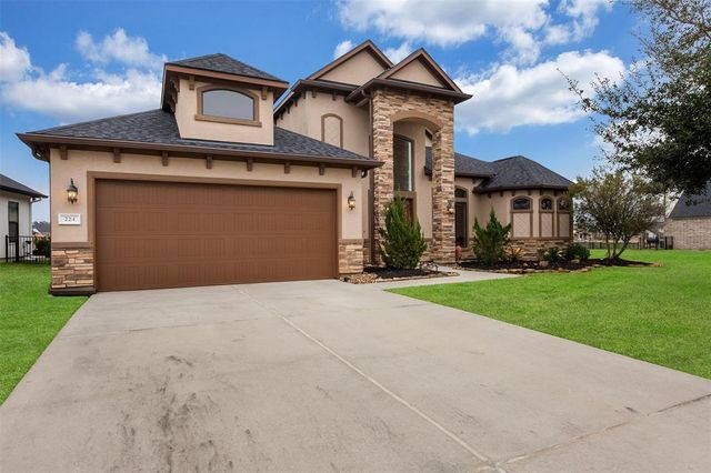 224 N Waterstone Drive, Montgomery, TX 77356