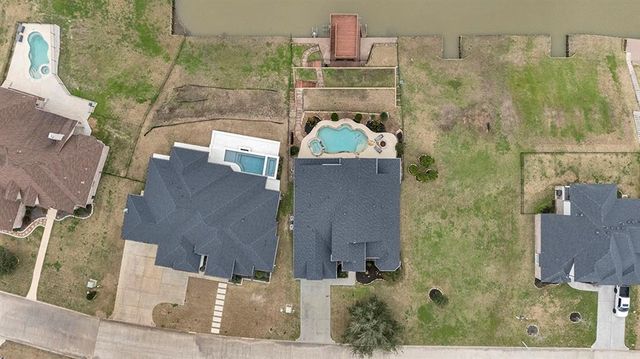 224 N Waterstone Drive, Montgomery, TX 77356