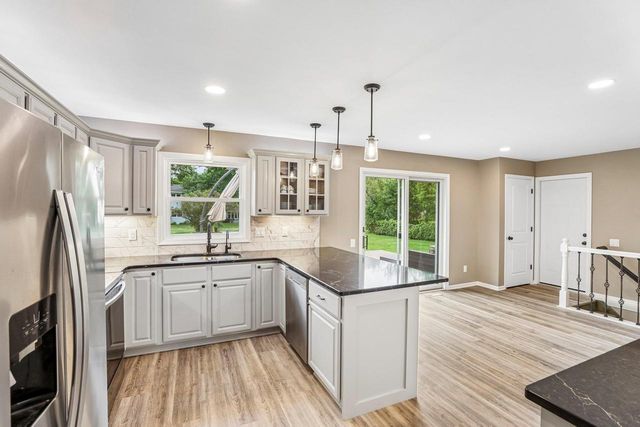 806 South Street, Waunakee, WI 53597