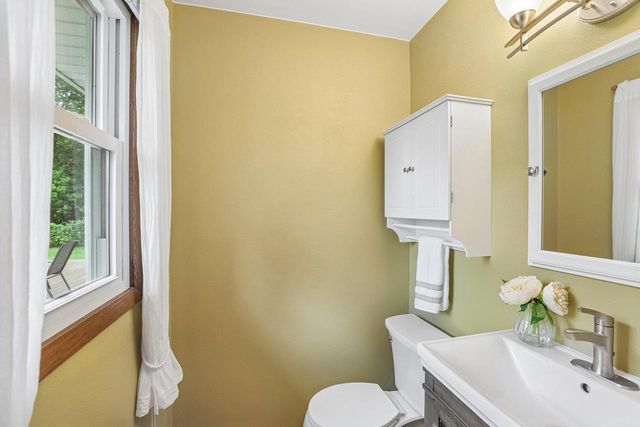 806 South Street, Waunakee, WI 53597