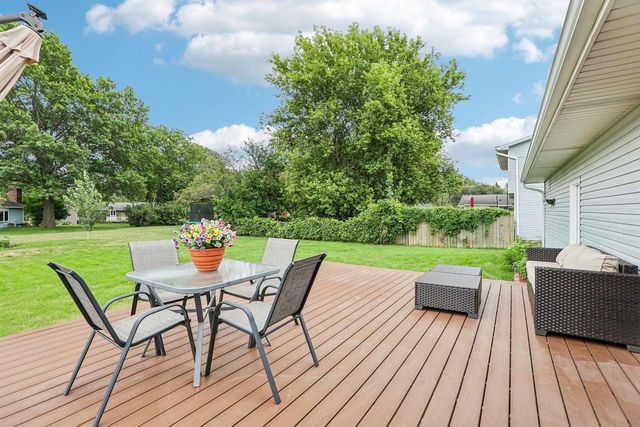 806 South Street, Waunakee, WI 53597