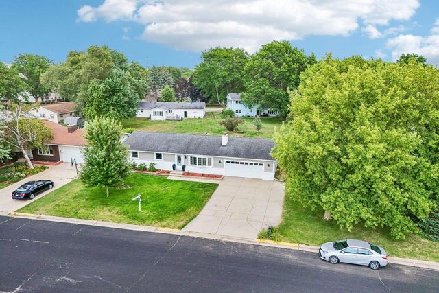 806 South Street, Waunakee, WI 53597