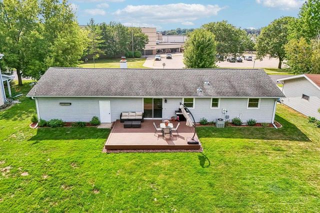 806 South Street, Waunakee, WI 53597