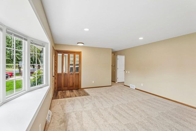 806 South Street, Waunakee, WI 53597