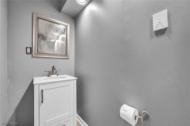2407 Mira Court, Cleveland, OH 44109