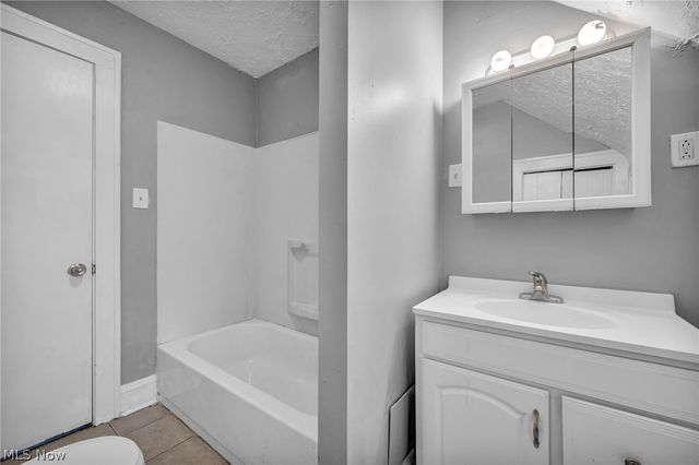 2407 Mira Court, Cleveland, OH 44109