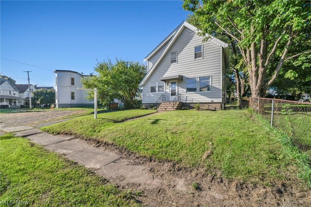 2407 Mira Court, Cleveland, OH 44109