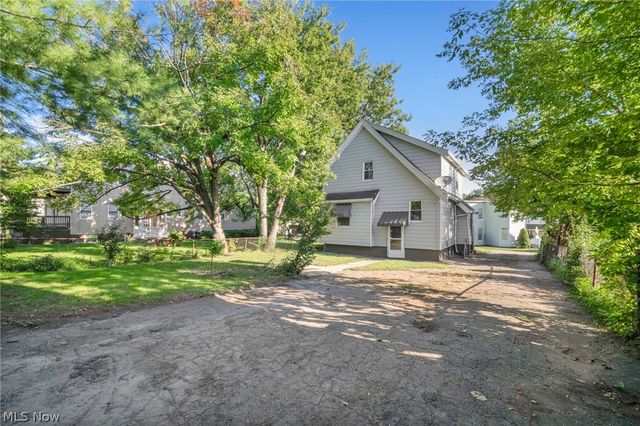 2407 Mira Court, Cleveland, OH 44109