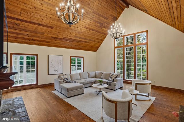 9324 GEORGETOWN PIKE, Great Falls, VA 22066