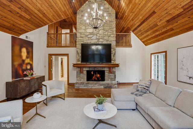 9324 GEORGETOWN PIKE, Great Falls, VA 22066