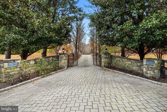 9324 GEORGETOWN PIKE, Great Falls, VA 22066