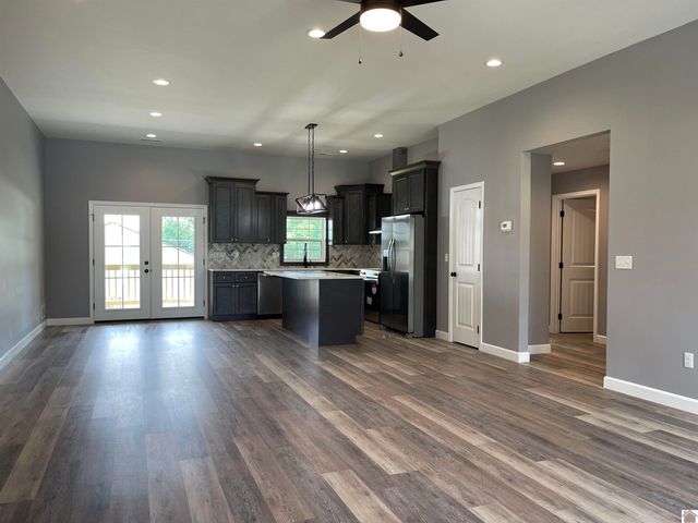 1360 Eagle Ln, Mayfield, KY 42066