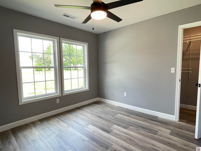 1360 Eagle Ln, Mayfield, KY 42066