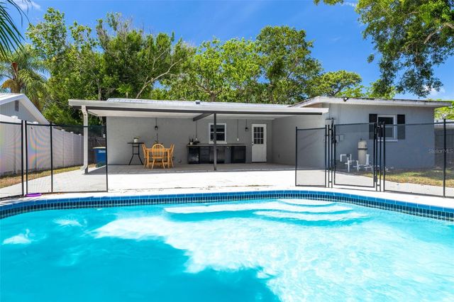 1819 WEST DRIVE, Clearwater, FL 33755