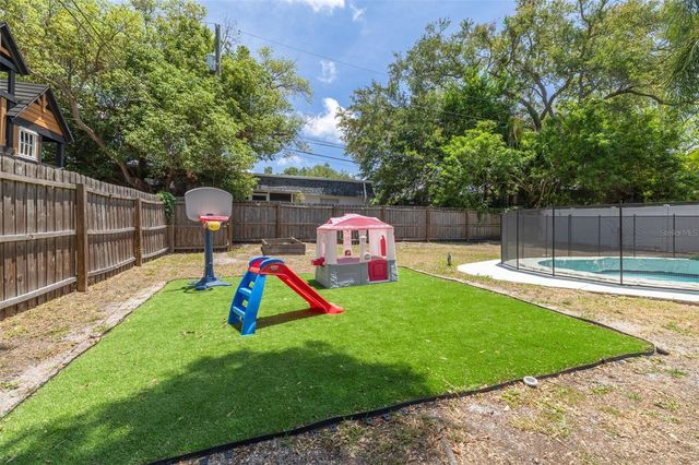 1819 WEST DRIVE, Clearwater, FL 33755