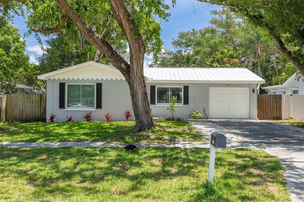 1819 WEST DRIVE, Clearwater, FL 33755