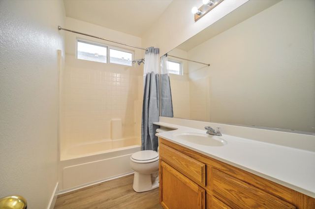 417 Arlingdale Cir, Rio Linda, CA 95673