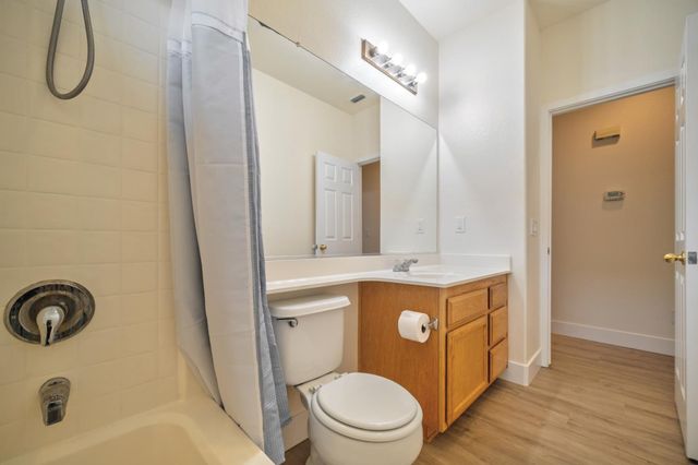 417 Arlingdale Cir, Rio Linda, CA 95673