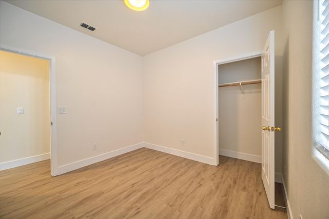 417 Arlingdale Cir, Rio Linda, CA 95673