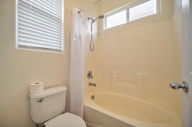 417 Arlingdale Cir, Rio Linda, CA 95673