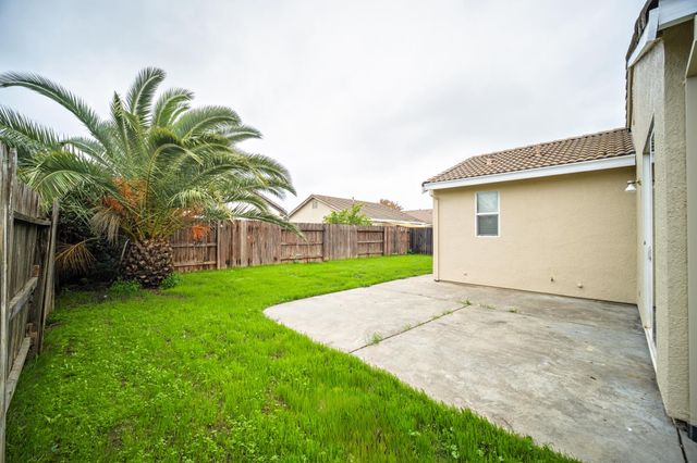 417 Arlingdale Cir, Rio Linda, CA 95673