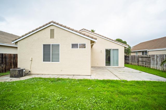 417 Arlingdale Cir, Rio Linda, CA 95673