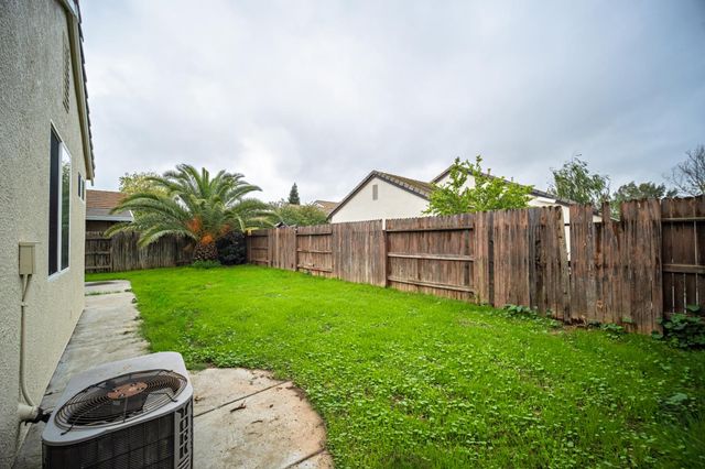 417 Arlingdale Cir, Rio Linda, CA 95673