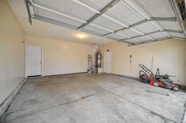 417 Arlingdale Cir, Rio Linda, CA 95673