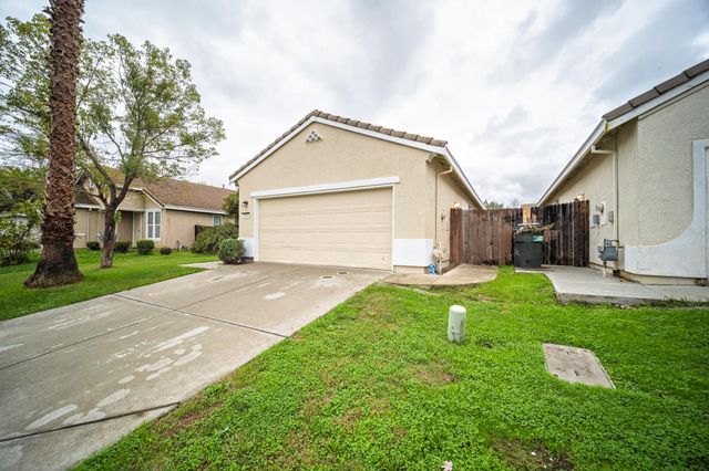 417 Arlingdale Cir, Rio Linda, CA 95673