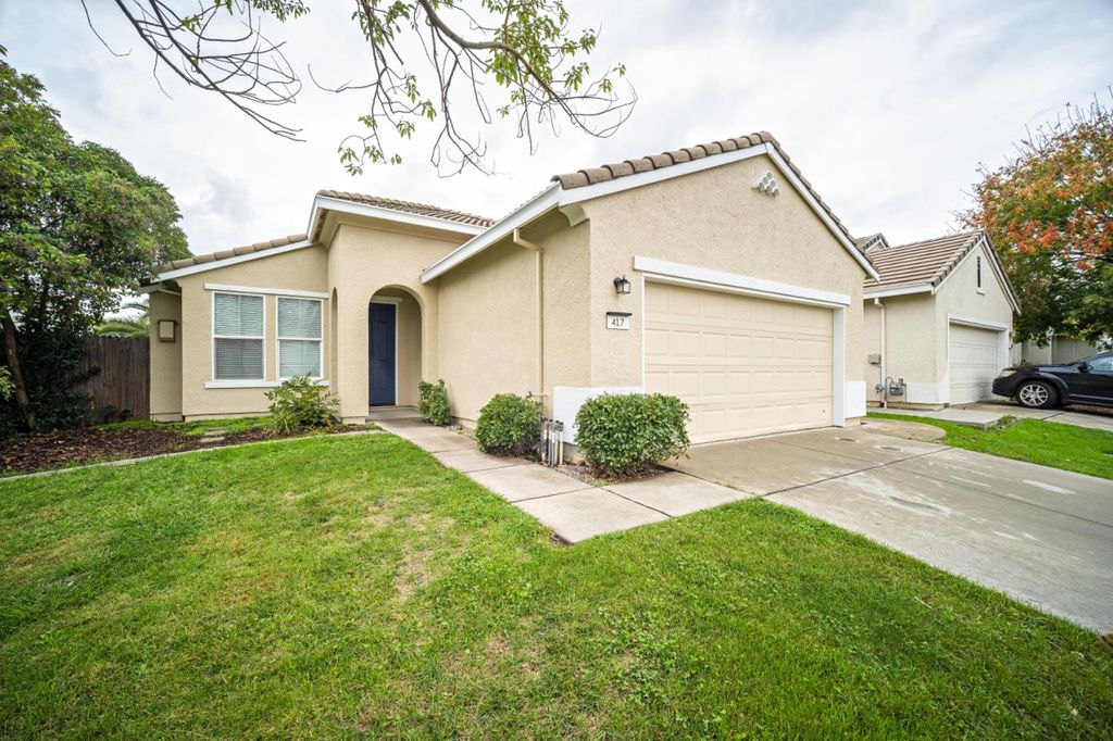 417 Arlingdale Cir, Rio Linda, CA 95673